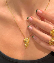 Load image into Gallery viewer, Carrera y Carrera Diamond Emerald Goddess Necklace
