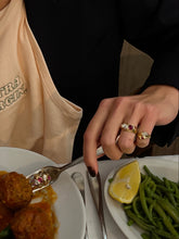 Load image into Gallery viewer, Vintage 1940s Baby Soprano Ring