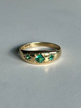 Load image into Gallery viewer, London Emerald Starburst Trilogy Ring