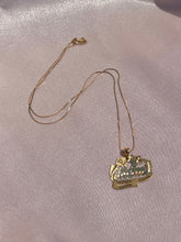 Load image into Gallery viewer, Vintage 14k Number One Mom Necklace 17&quot;
