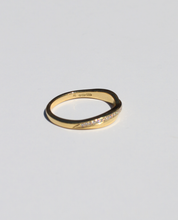 Load image into Gallery viewer, Vintage 18k Crossover Diamond Band