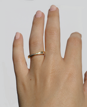 Load image into Gallery viewer, Vintage 18k Crossover Diamond Band