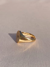 Load image into Gallery viewer, Vintage 9k Gypsy Starburst Striped Signet Ring 1976