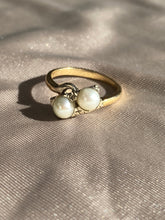 Load image into Gallery viewer, Vintage 14k Gold Pearl Crossover Ring