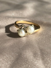 Load image into Gallery viewer, Vintage 14k Gold Pearl Crossover Ring