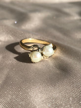 Load image into Gallery viewer, Vintage 14k Gold Pearl Crossover Ring