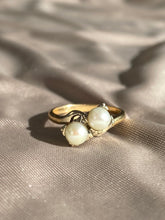 Load image into Gallery viewer, Vintage 14k Gold Pearl Crossover Ring