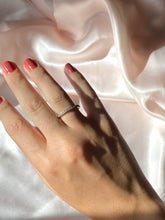 Load image into Gallery viewer, Vintage 10k Diamond Band