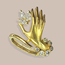 Load image into Gallery viewer, Vintage 18k Carrera y Carrera Diamond Marquise Mano Ring