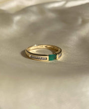 Load image into Gallery viewer, Vintage 9k Gold Emerald and Diamond Ring