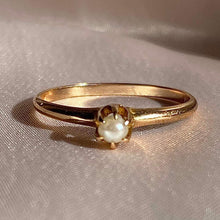 Load image into Gallery viewer, Vintage Pearl Art Deco 10k Gold Claw Ring