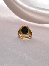 Load image into Gallery viewer, Vintage 9k Black Onyx Signet Ring