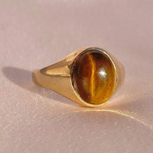 Load image into Gallery viewer, Vintage 9k Tigers Eye Signet Ring