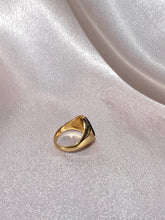 Load image into Gallery viewer, Vintage 9k Black Onyx Signet Ring