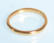 Load image into Gallery viewer, Vintage 18k Gold Wedding Band 1988