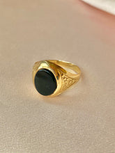 Load image into Gallery viewer, Vintage 9k Onyx Floral Ring 1981