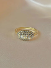 Load image into Gallery viewer, Vintage 9k Diamond Baguette Cluster Ring