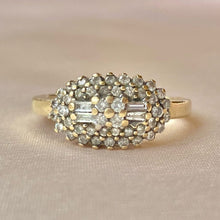 Load image into Gallery viewer, Vintage 9k Diamond Baguette Cluster Ring