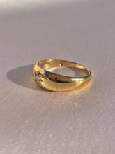 Load image into Gallery viewer, Vintage 9k Solitaire Diamond Starburst Gypsy Ring 1987