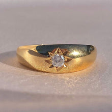 Load image into Gallery viewer, Vintage 9k Solitaire Diamond Starburst Gypsy Ring 1987