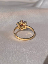 Load image into Gallery viewer, Vintage 9k Garnet Flower Cluster Ring 1992