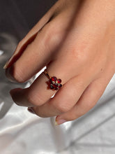 Load image into Gallery viewer, Vintage 9k Garnet Flower Cluster Ring 1992