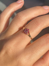 Load image into Gallery viewer, Vintage 9k Magenta Sapphire Flower Cluster Ring 1980