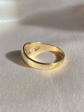 Load image into Gallery viewer, Vintage 9k Diamond Gypsy Solitaire Ring 1981