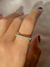 Load image into Gallery viewer, Vintage 9k Diamond Crossover Ring
