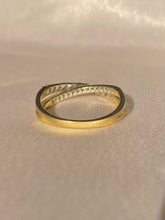 Load image into Gallery viewer, Vintage 9k Diamond Crossover Ring
