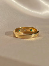 Load image into Gallery viewer, Vintage 10k Emerald Diamond Paneled Gypsy Band