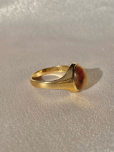Load image into Gallery viewer, Vintage 9k Tigers Eye Cabochon Signet Ring 1975