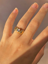 Load image into Gallery viewer, Vintage 18k Mauve Star Sapphire Diamond Coil Band