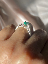 Load image into Gallery viewer, Vintage 14k White Gold Emerald Diamond Foliate Ring 1.00 ctw