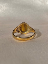 Load image into Gallery viewer, Vintage 9k Tigers Eye Cabochon Signet Ring 1975