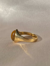 Load image into Gallery viewer, Vintage 9k Tigers Eye Cabochon Signet Ring 1975