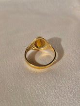 Load image into Gallery viewer, Vintage 9k Tigers Eye Cabochon Signet Ring 1975