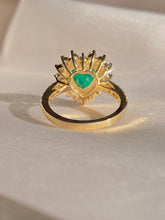 Load image into Gallery viewer, Vintage 14k Emerald Diamond Halo Heart Ring
