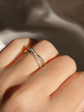 Load image into Gallery viewer, Vintage 9k Diamond Channel Crossover Band
