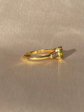 Load image into Gallery viewer, Vintage 18k Peridot Diamond Ring