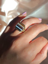 Load image into Gallery viewer, Vintage 9k Brown Striped Agate Split Ring 1992