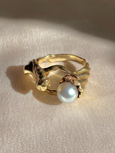Load image into Gallery viewer, Vintage 9k Pearl Mermaid Conch Shell Ring