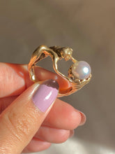 Load image into Gallery viewer, Vintage 9k Pearl Mermaid Conch Shell Ring