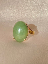 Load image into Gallery viewer, Vintage 9k Jade Cabochon Ring 2002