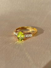 Load image into Gallery viewer, Vintage 18k Peridot Diamond Ring