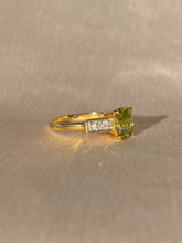 Load image into Gallery viewer, Vintage 18k Peridot Diamond Ring