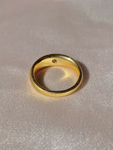 Load image into Gallery viewer, Vintage 18k Diamond Flush Solitaire Ring