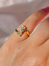 Load image into Gallery viewer, Vintage 18k Diamond Flower Waterfall Ring