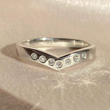 Load image into Gallery viewer, Vintage 9k White Gold Diamond Chevron Ring