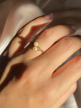 Load image into Gallery viewer, Vintage 9k Pearl Duo Ring 1981